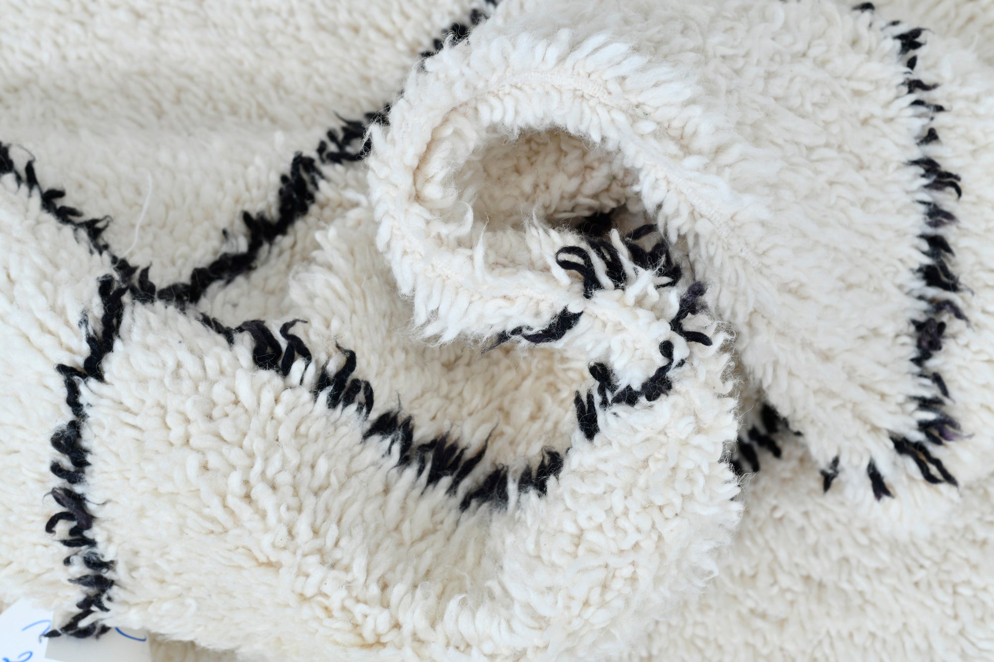 Black and White Moroccan Wool Rug 3367