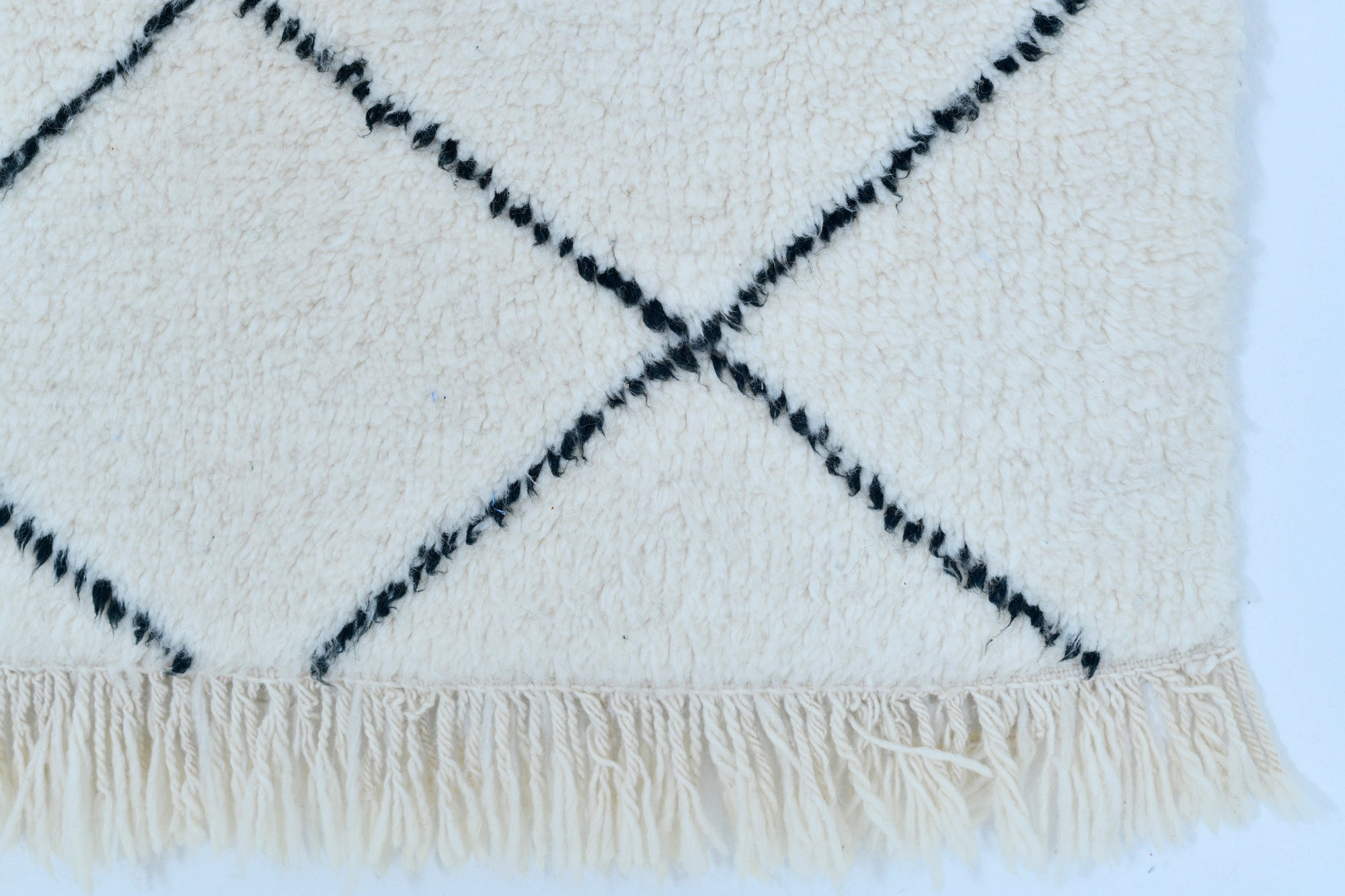 Black & White Moroccan Area Rug 3359