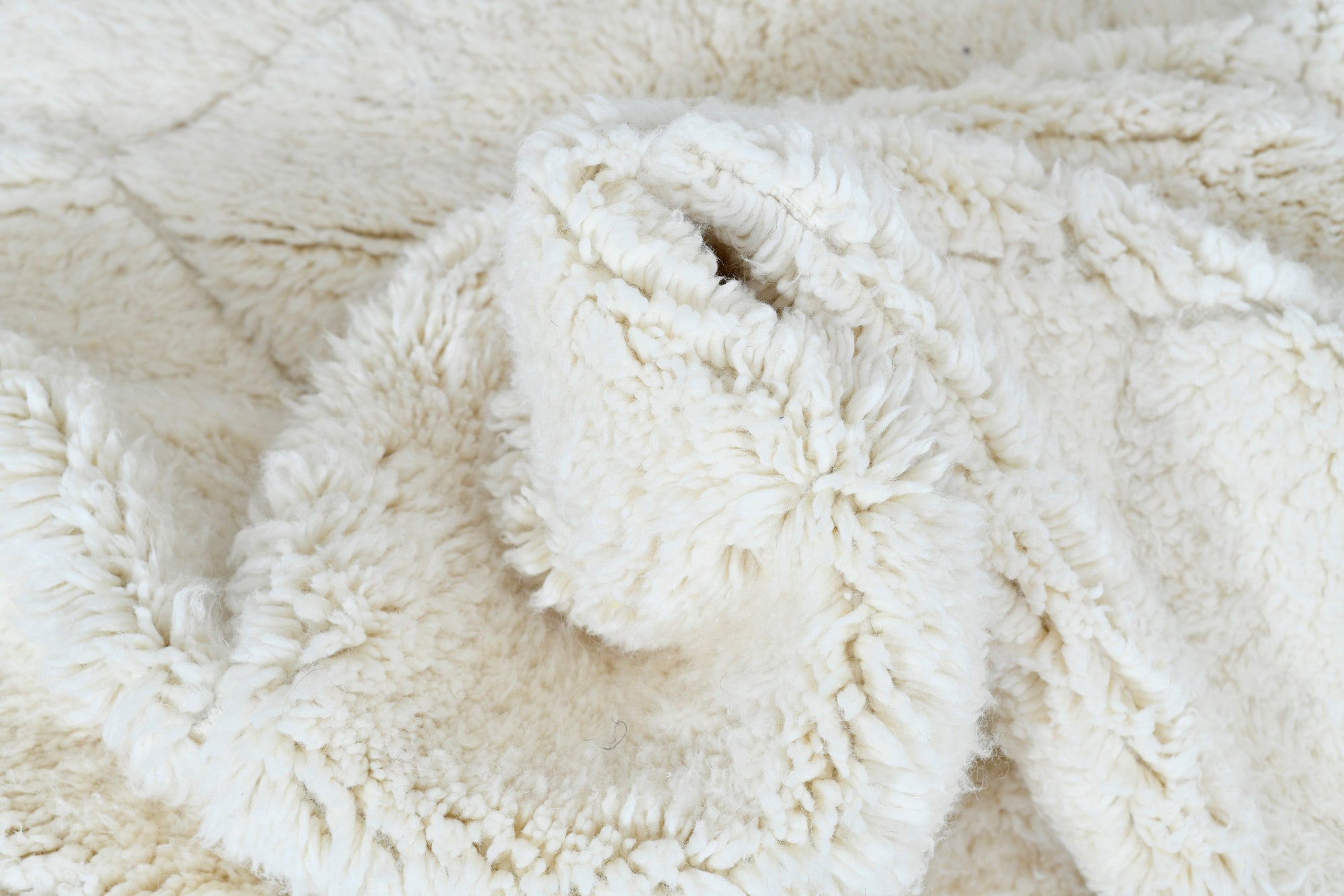 Black and White Beni-Style Rug 3326