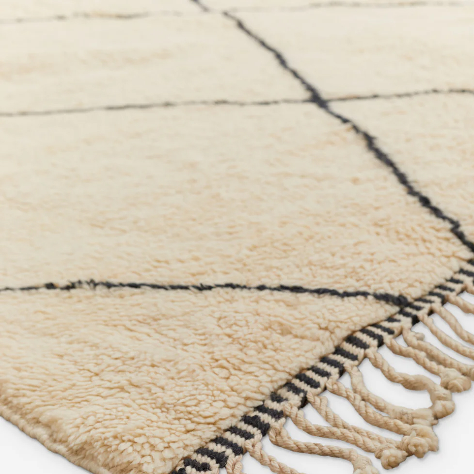 Cream Diamond Rug 3535